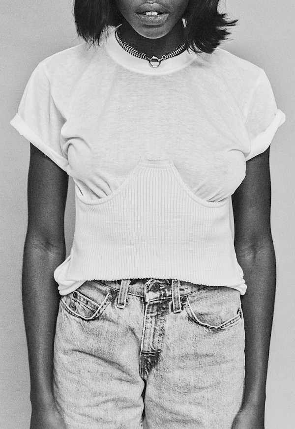 Modern corsette b&w fashion photography timeless inspo textures body timeless kate moss lindbergh newton avedon demarchelier meisel Alaia Chanel