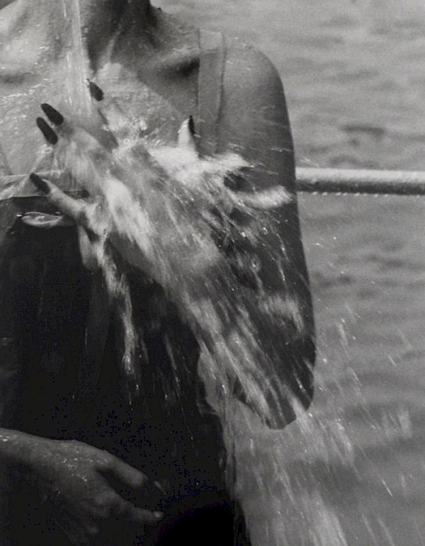 Nails shower b&w fashion photography timeless inspo textures body timeless kate moss lindbergh newton avedon demarchelier meisel Alaia Chanel