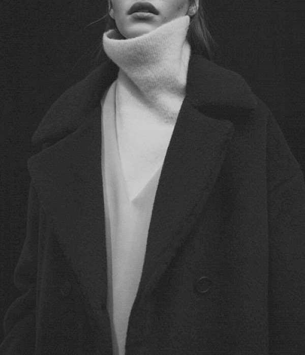 Coated turtle neck b&w fashion photography timeless inspo textures body timeless kate moss lindbergh newton avedon demarchelier meisel Alaia Chanel