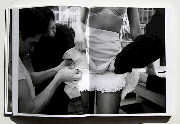 Alaia Azzedine Alaïa backstage 90s haute couture b&w fashion photography timeless Vogue inspo textures body timeless moss bruce weber lindbergh newton avedon demarchelier meisel doisneau Alaia Chanel YSL vintage