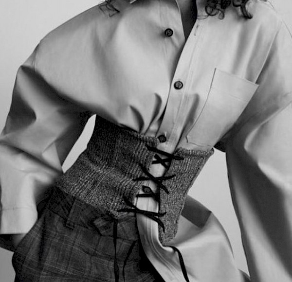 Celine acne off white Jacquemus centenera Blogger b&w fashion photography timeless Vogue inspo textures body timeless moss bruce weber lindbergh newton avedon demarchelier meisel doisneau Alaia Chanel YSL vintage